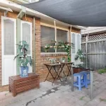Spacious Quadruple Room - Nearby Station And Park - Close To Chinatown - Shared Bathroom